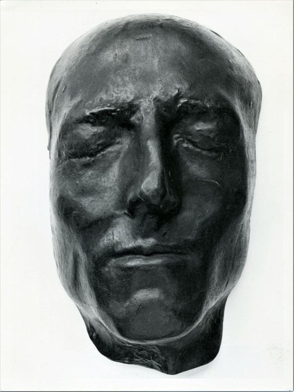 L749 BPC Death mask front.jpg L749 BPC Death mask front.jpg