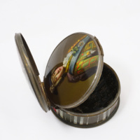 4271 Snuff box (Alex Gillespie) 3.JPG